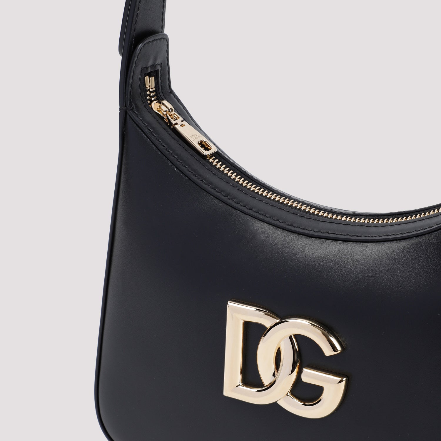 Dolce & Gabbana Handbag - Black | 6a23ba5c71bcbe672cb5eefbf8c988fab6dc1ae8