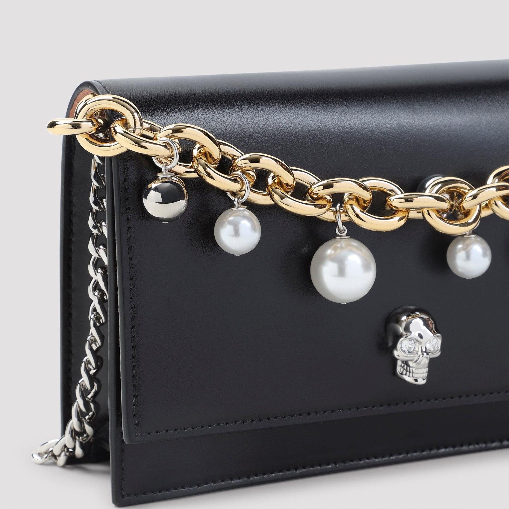 Alexander Mcqueen Small Skull Clutch - WOMEN BAGS - Alexander Mcqueen - T.Luxy
