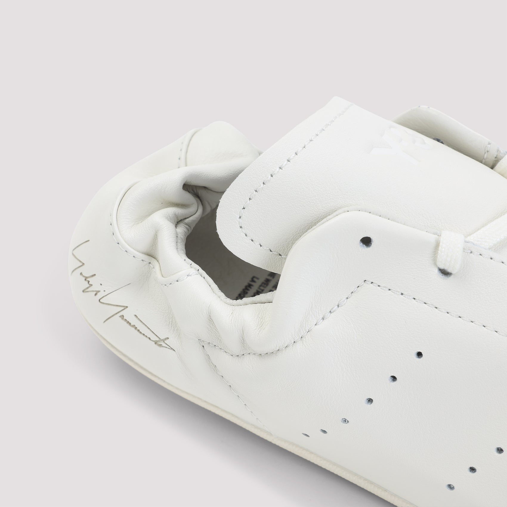 Y 3 Sneakers - White | 7c53dd20136619f3e4cd46c536454f2aa2a818b1