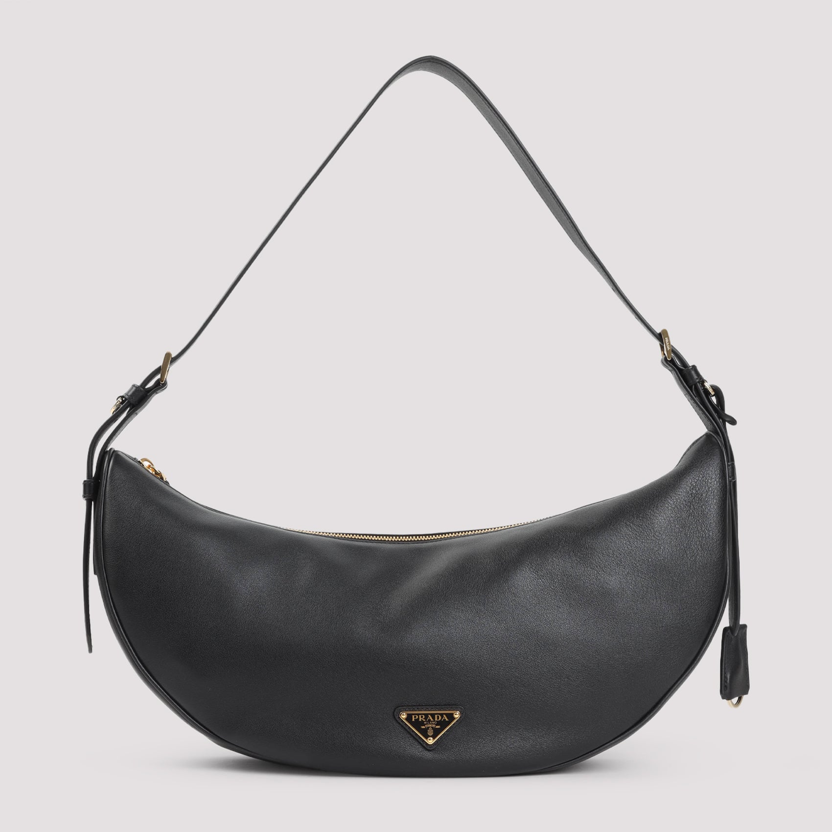 Prada Handbag - Black | e076dc3d4cf1f7f1aa527d3af5f57ff3f0e8077e