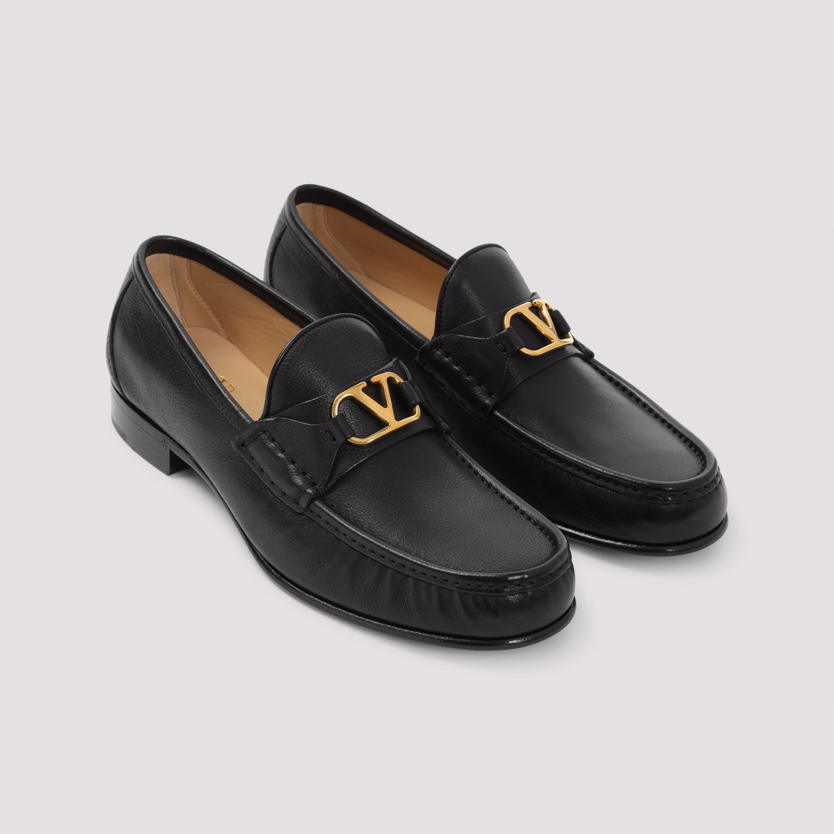 Valentino Garavani Loafers - Black | 3cb921135421c8206af3a7d59cef91bd8538d139