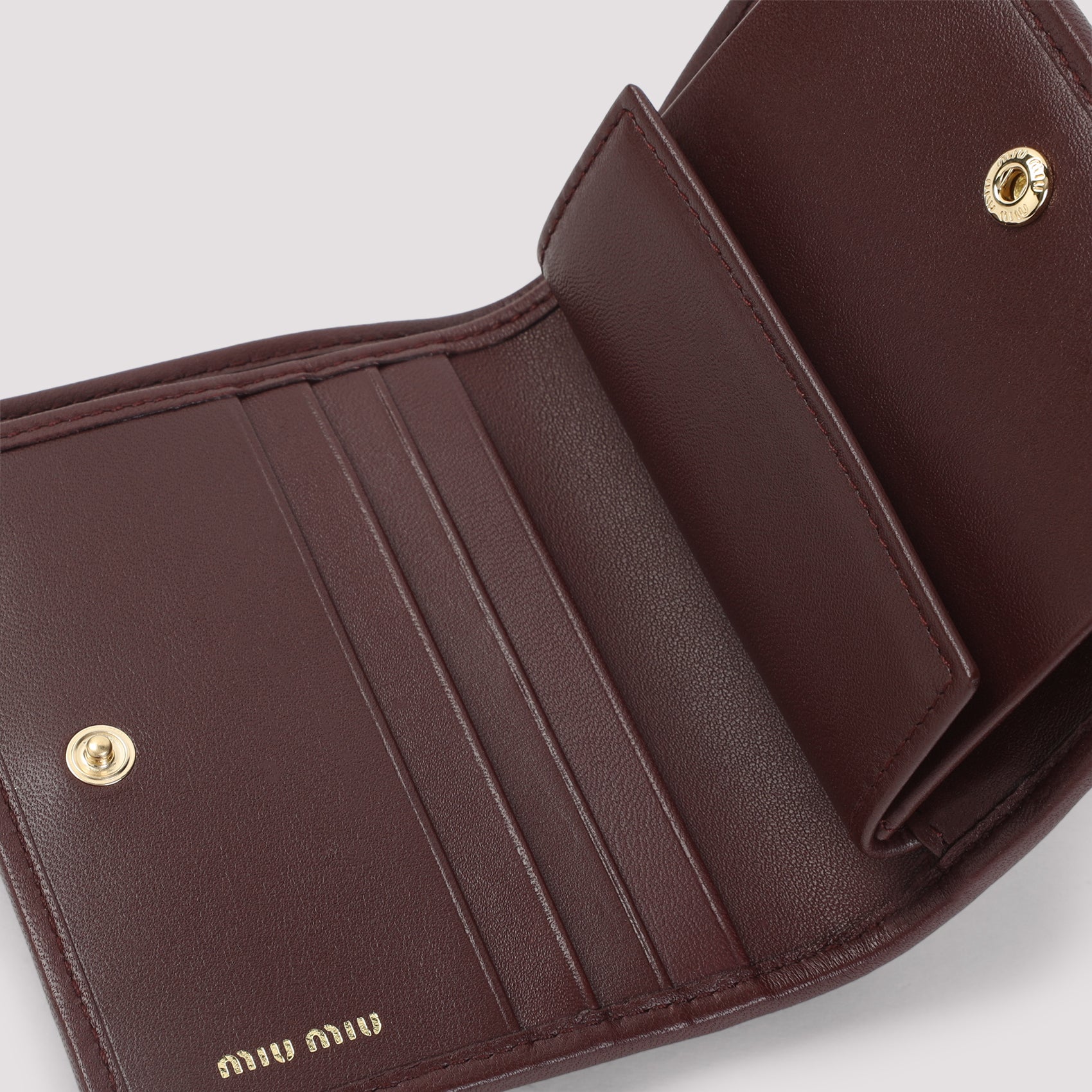Miu Miu Wallet(generic) - Red | f81b870f3077ea65650d120fb81d975165fe8b39