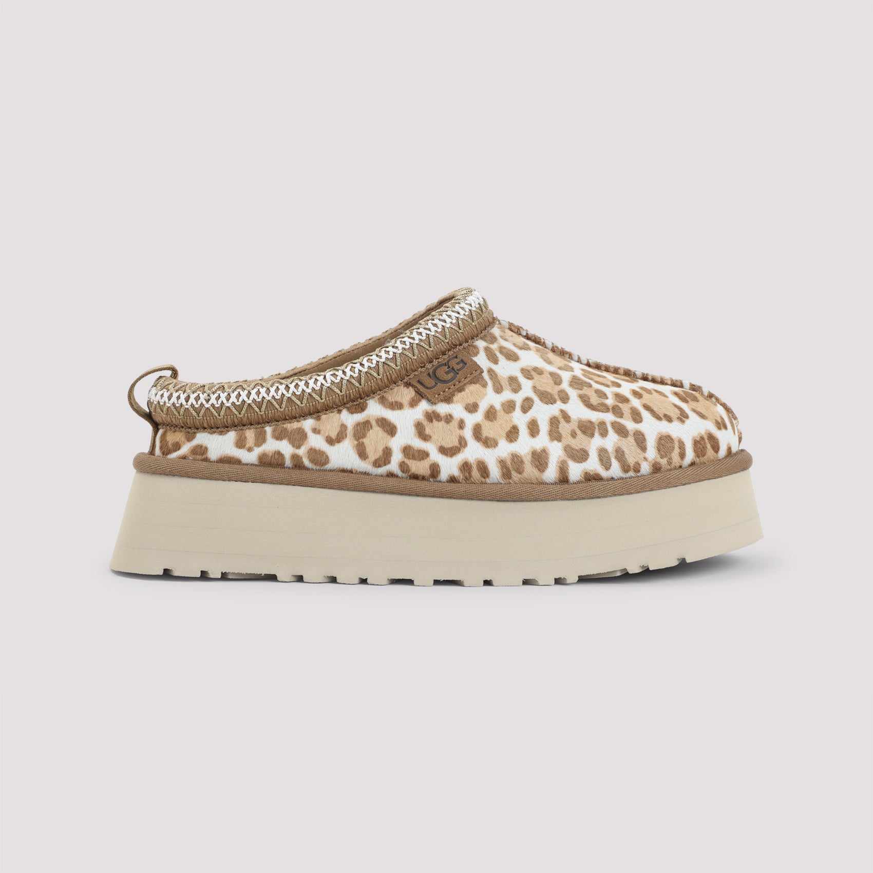 Ugg Slippers - Nude & Neutrals | bcbbbc56c206ce3e9b24ed5a67712af45819620b