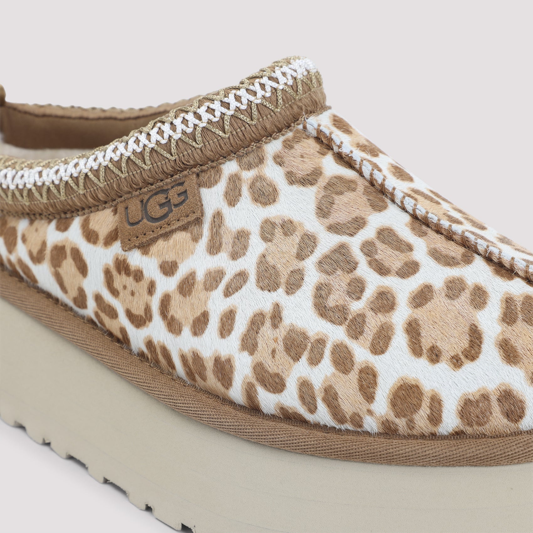 Ugg Slippers - Nude & Neutrals | 41fa8a2c3a6e6c53082f5737929d70dc2d2d9173