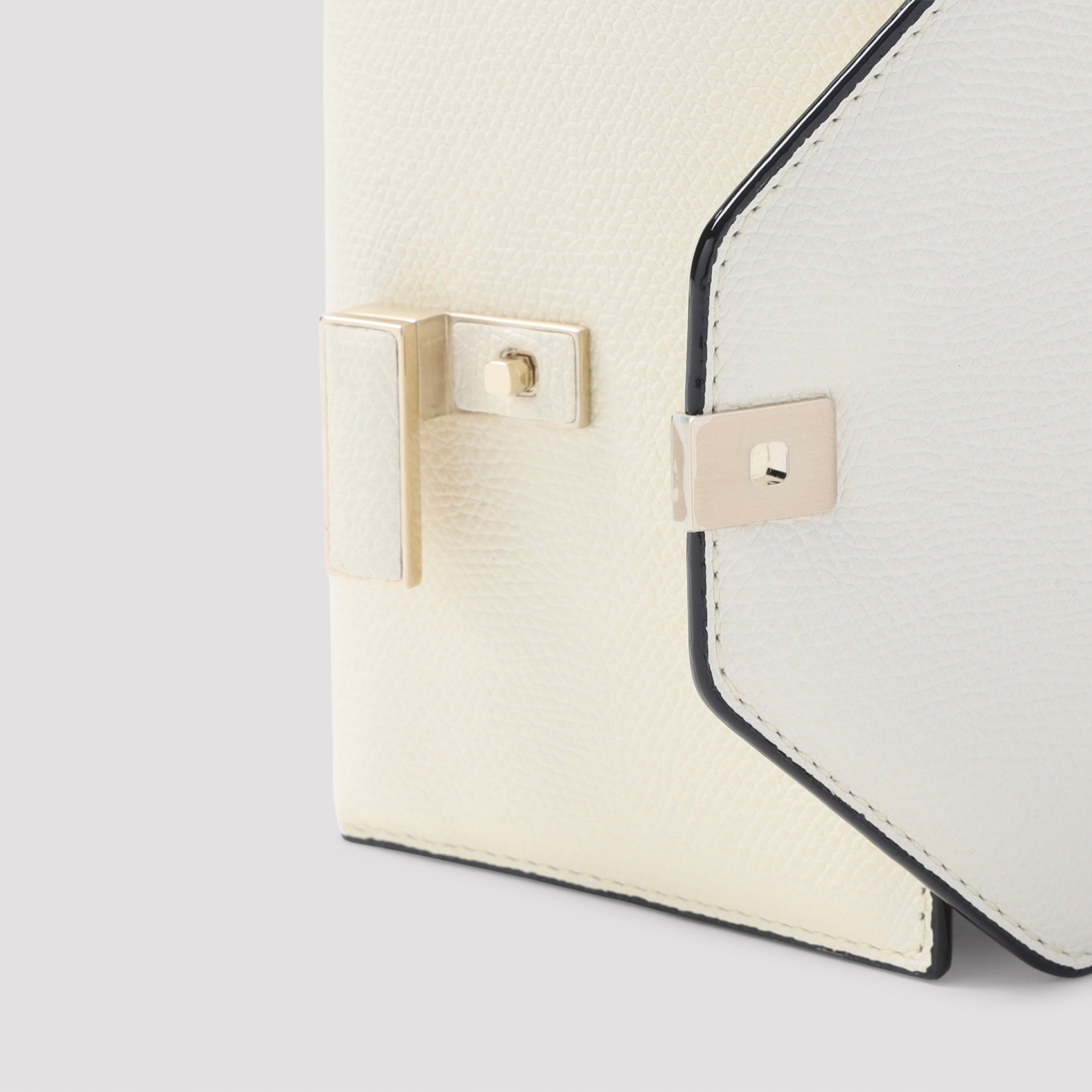 Valextra Wallet(generic) - Nude & Neutrals | b9d2f306933e6070f255db1b619b7ce81e23a935