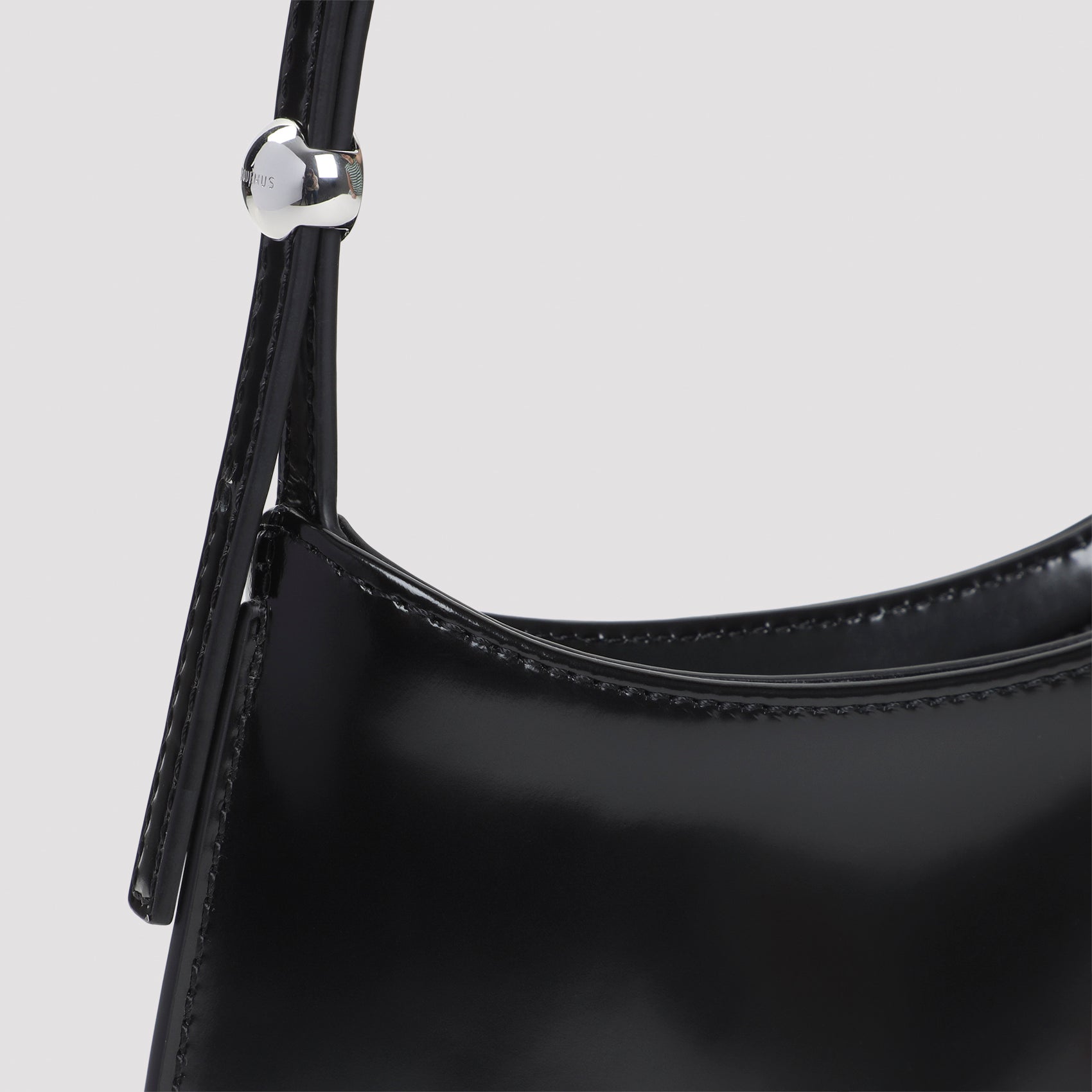 Jacquemus Handbag - Black | 9015d2ab65302e52108585295dc9304bf0defabc