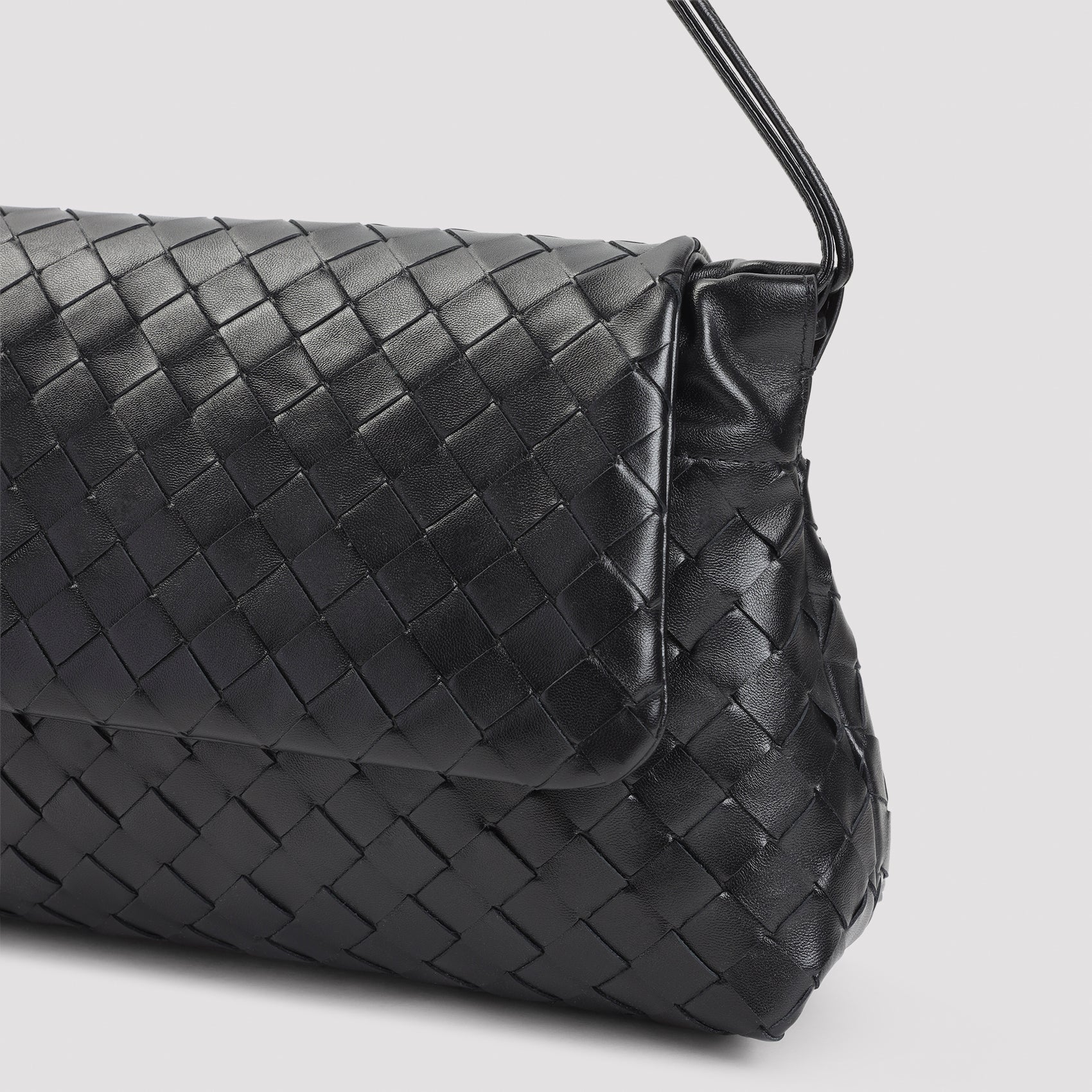Bottega Veneta Pouch - Black | c76bc142eb6f31d47e8d6db512331ffdbaed3875