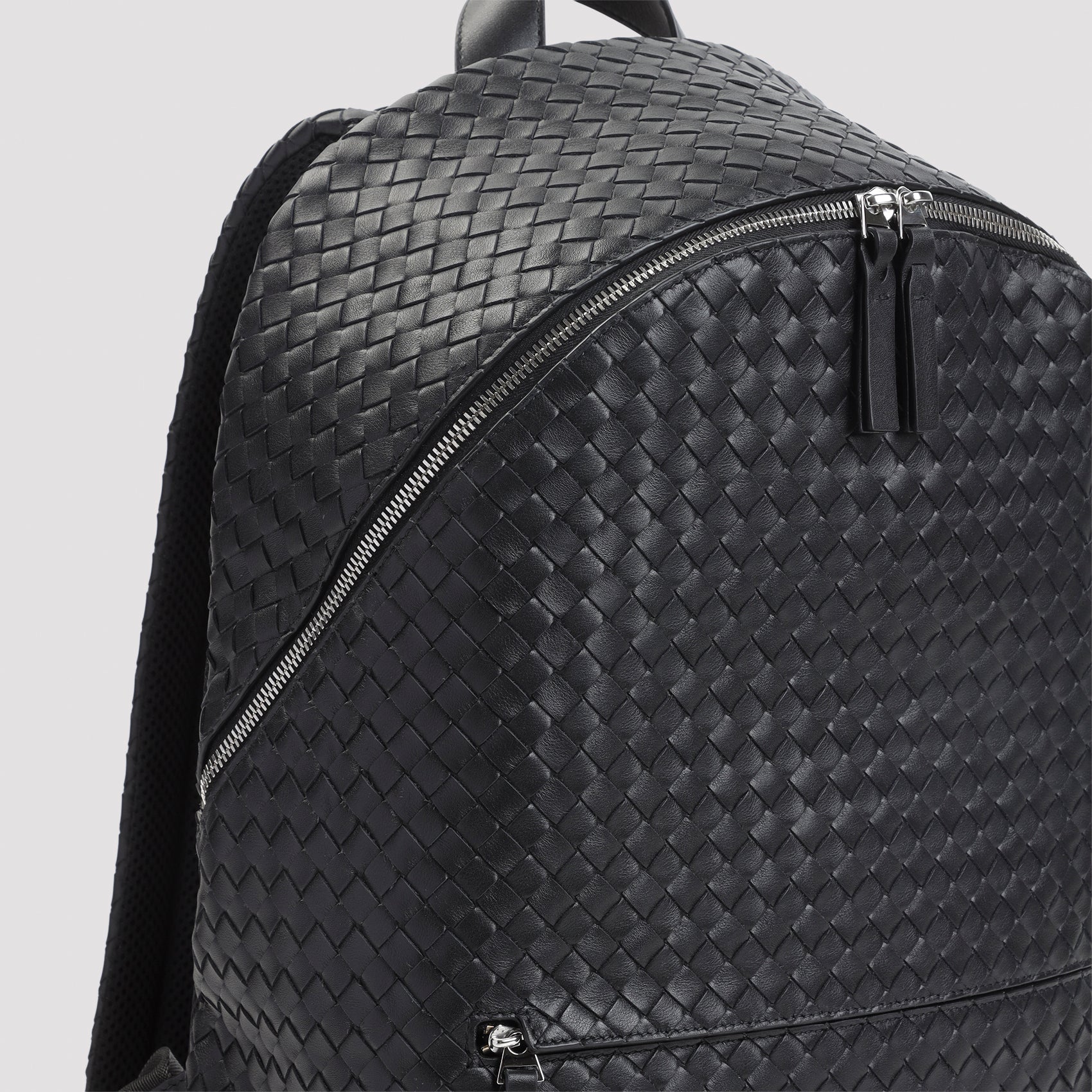 Bottega Veneta Backpacks & Travels - Black | 1b2106a1b3b3a204306bd855d8852f4933dc350d