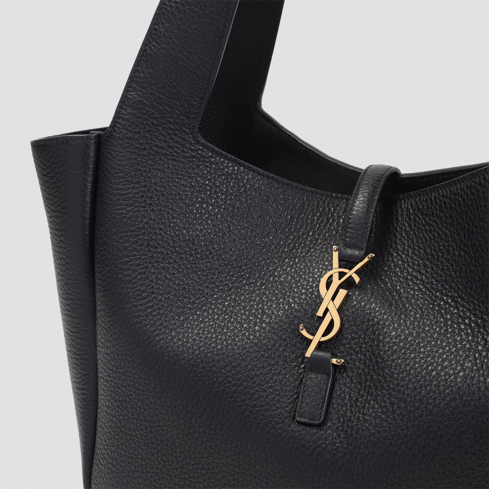 Saint Laurent Shoulder Bags - Black | a754e5816cb4840109e974400d32669337f8ee2d