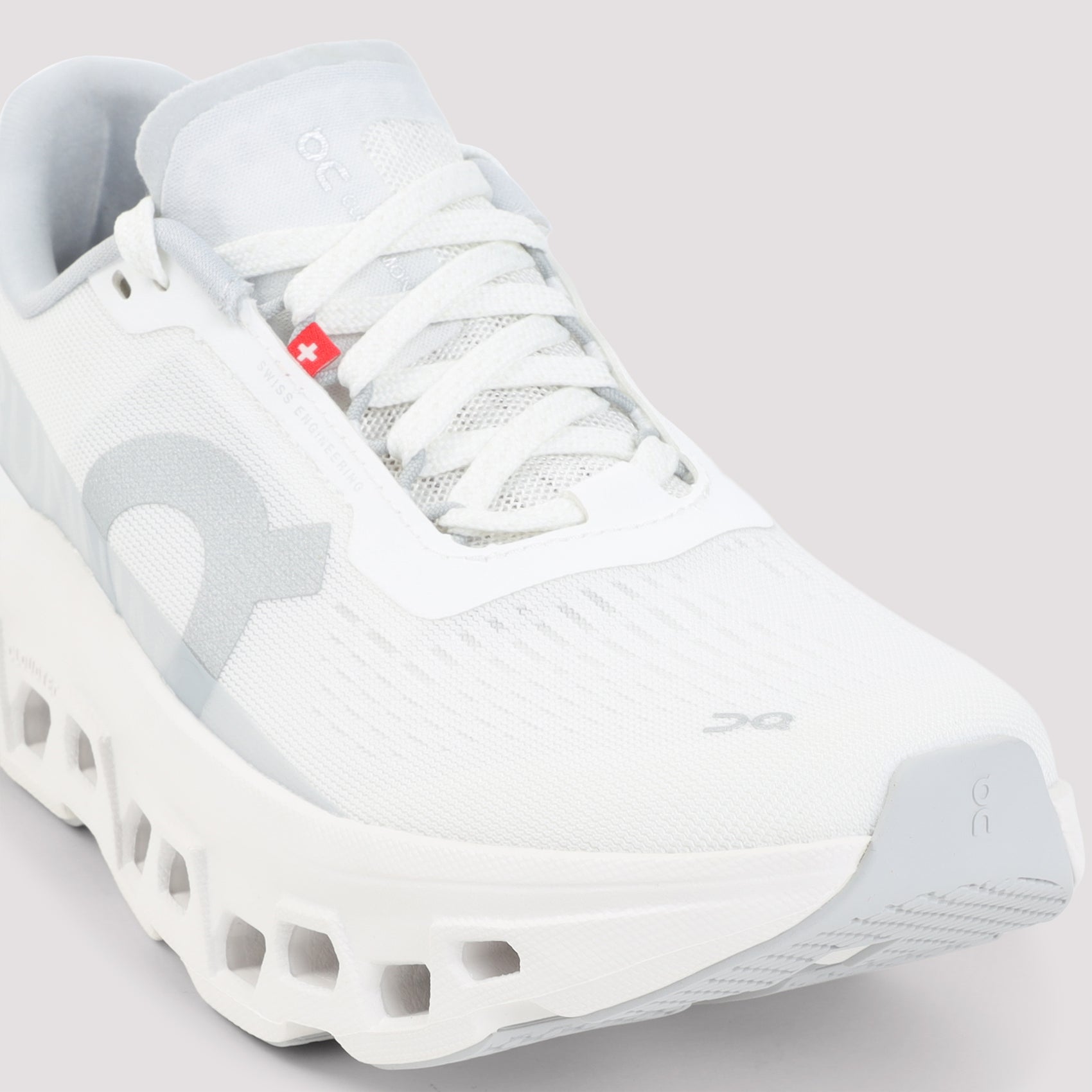 On Sneakers - White | 7cd9668923e76f03ba853d4bdfdf6c88b8572863