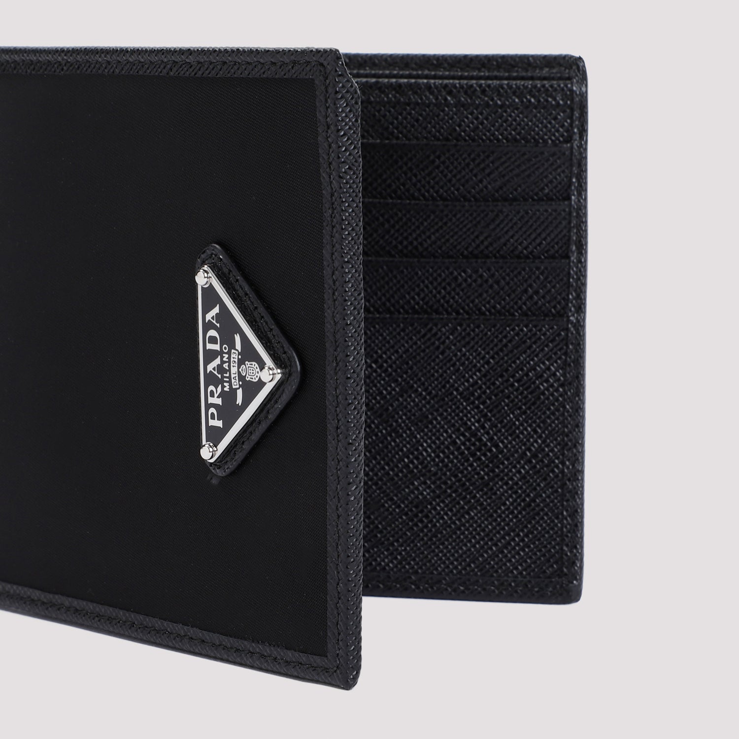 Prada Wallet(generic) - Black | 83f7d396843e700971161d3abf5bc3a51c8de23e
