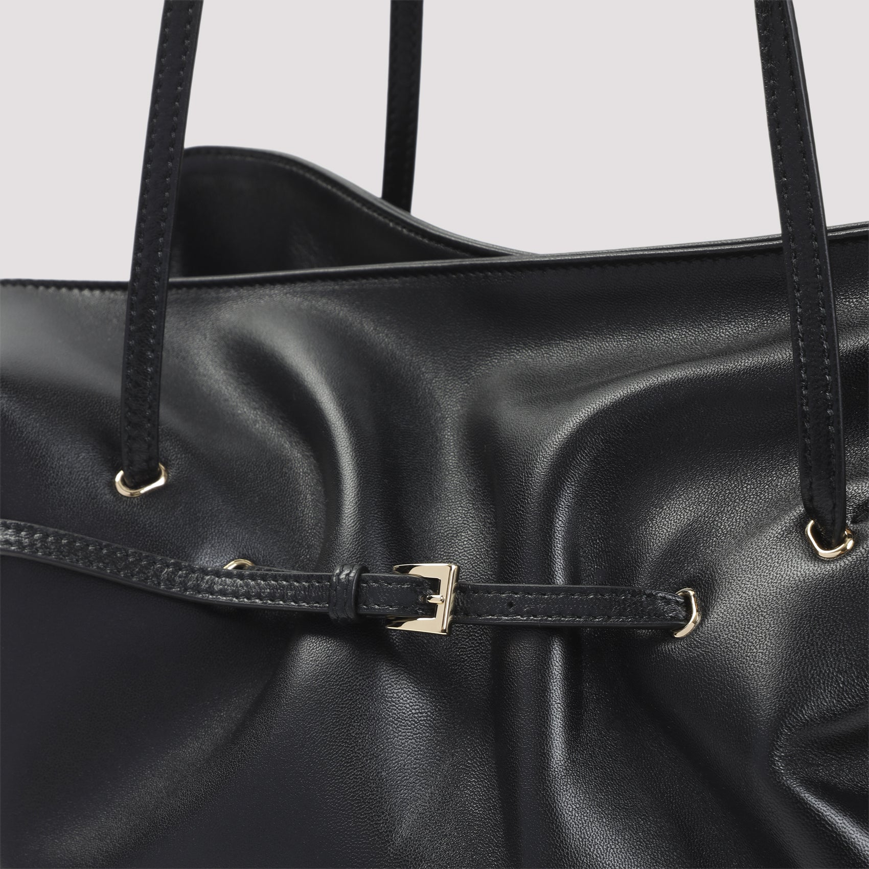 Prada Handbag - Black | b92393eb6370434b9353577cf4f6d7964226794a