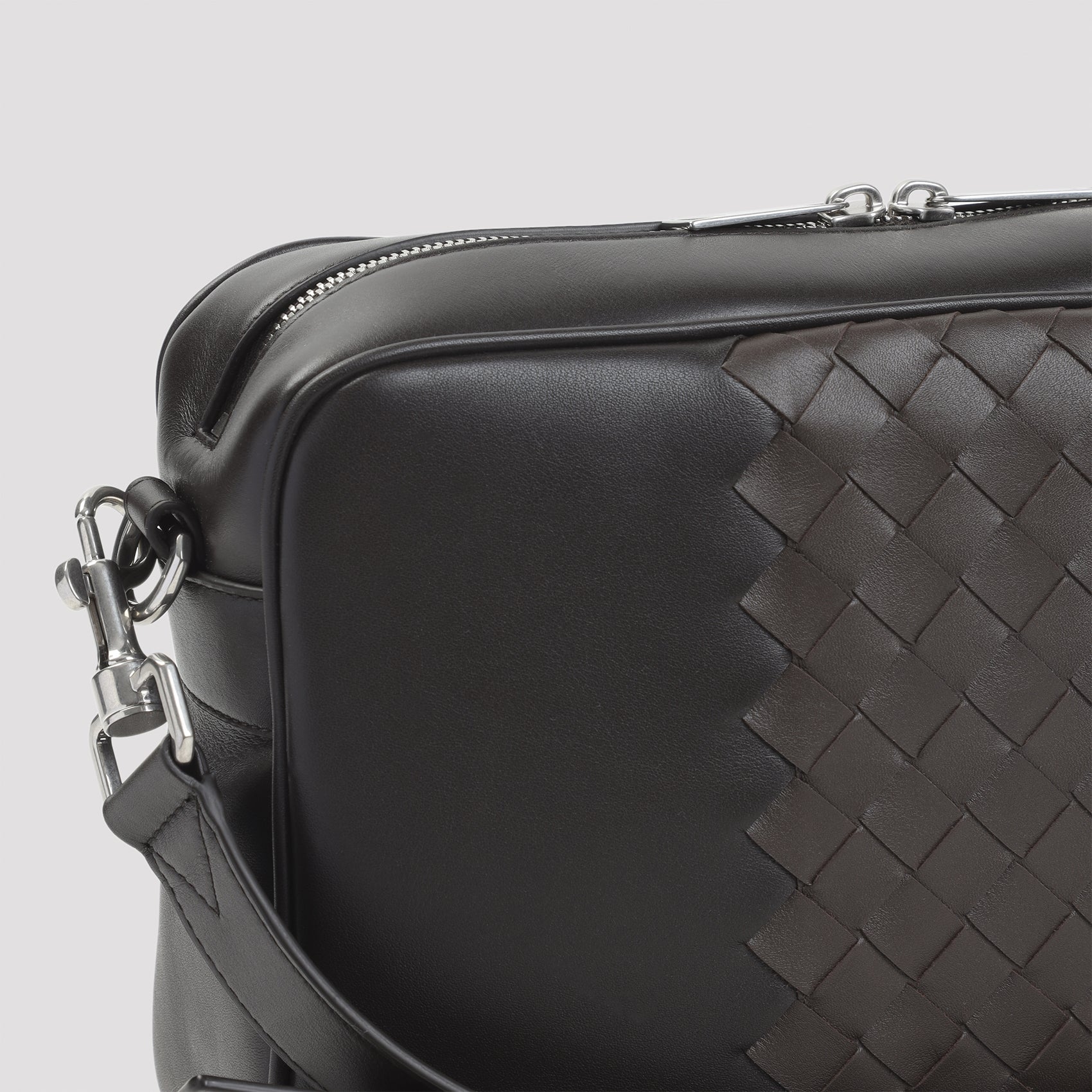Bottega Veneta Camera Bag - MEN BAGS - Bottega Veneta - T.Luxy