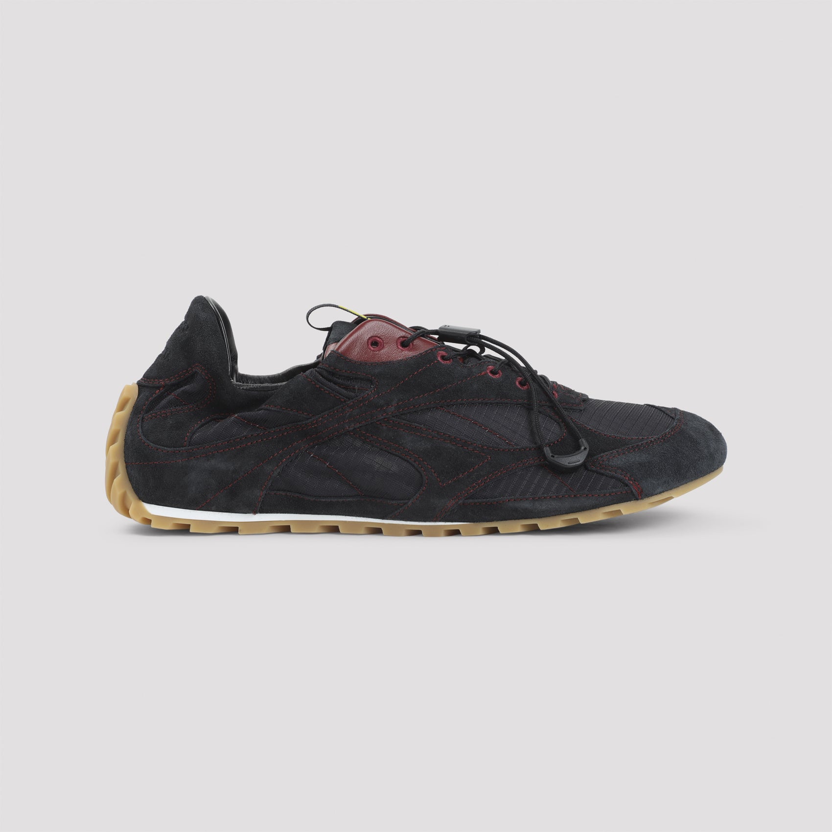 Bottega Veneta Sneakers - Black | ad42f84d42e061c01695031f3b658fa6163a53cf