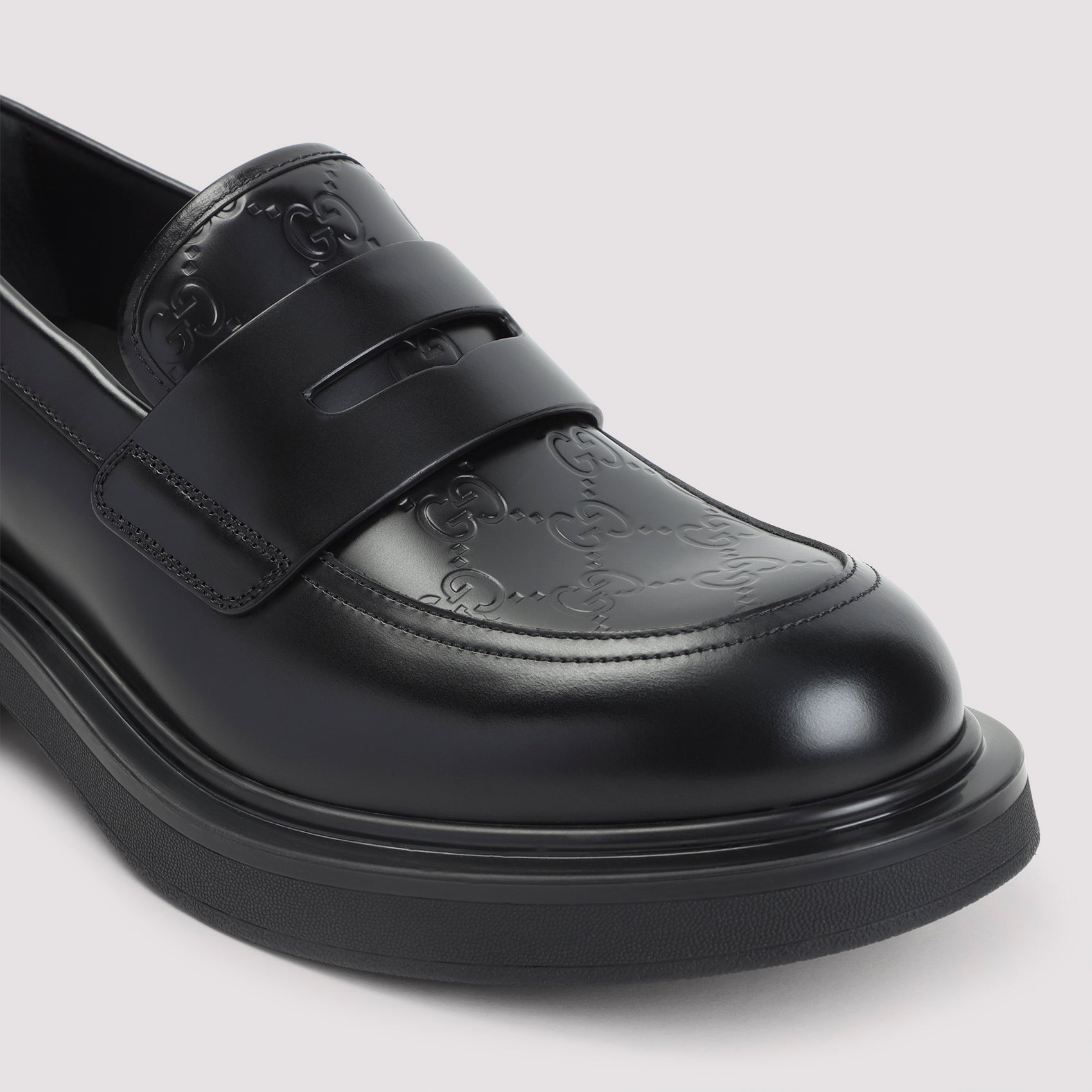 Gucci Loafers - Black | a4c165554d73a6b361e046b3a137bb5ca886241c
