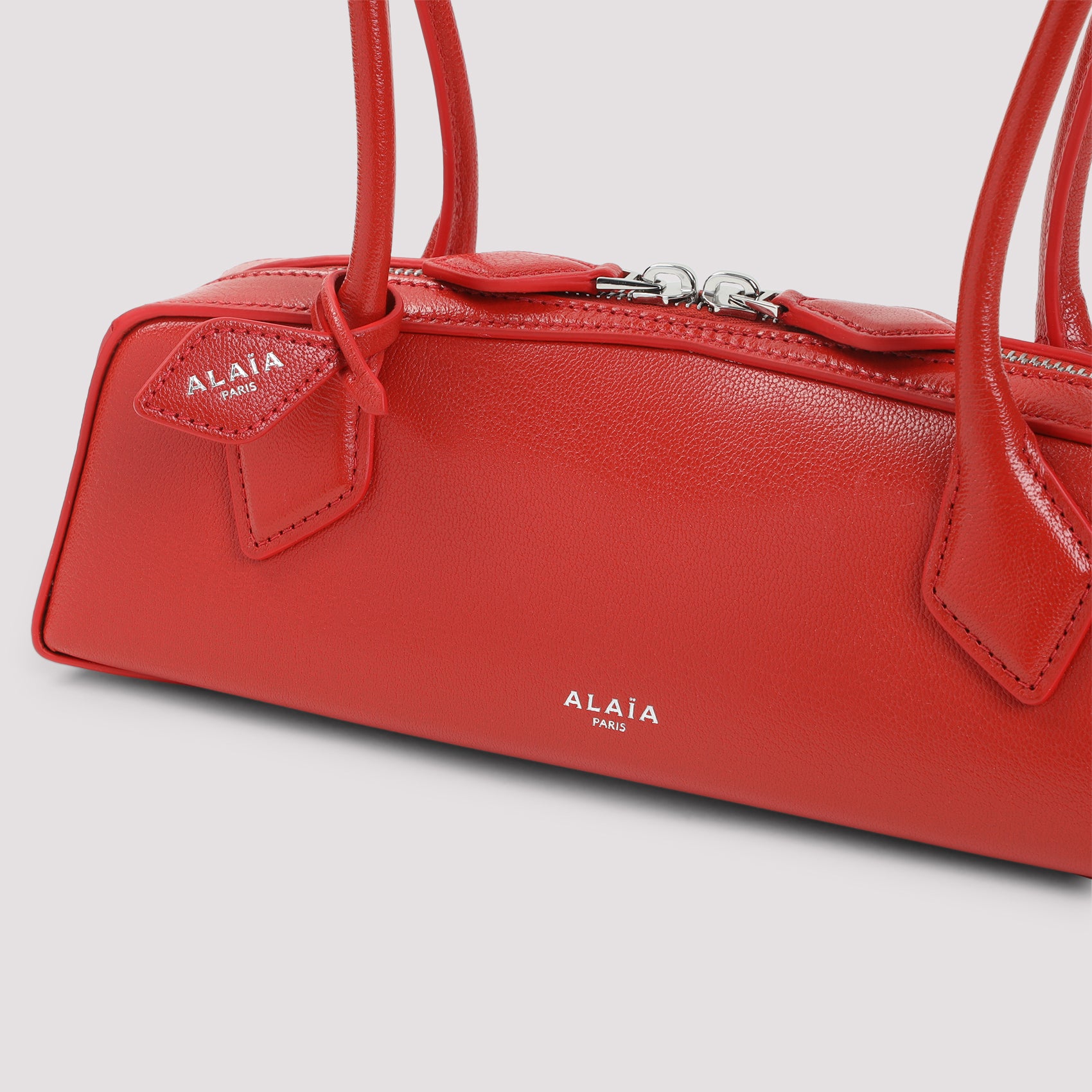 AlaÏA Shoulder Bags - Red | 777f212535c46c729e25434d9ec0da7c9b68430c
