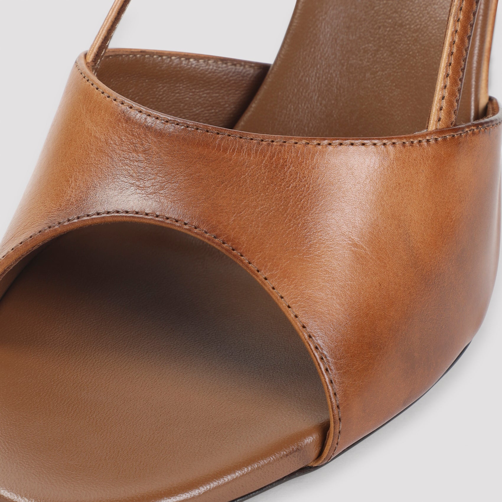 Miu Miu Sandals - Brown | d09bb3ce59c4e16f7829505cc959324290dc2ebd