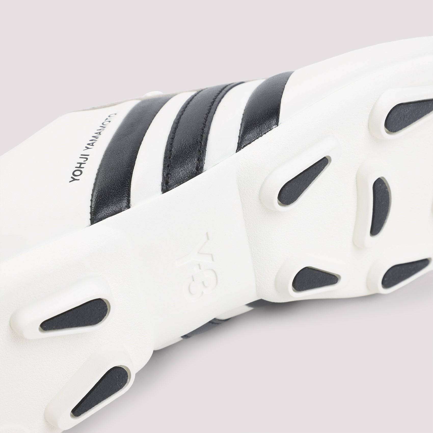 Y 3 Sneakers - White | 6b424638a97032ea41414ee63f79353bf1b1660d