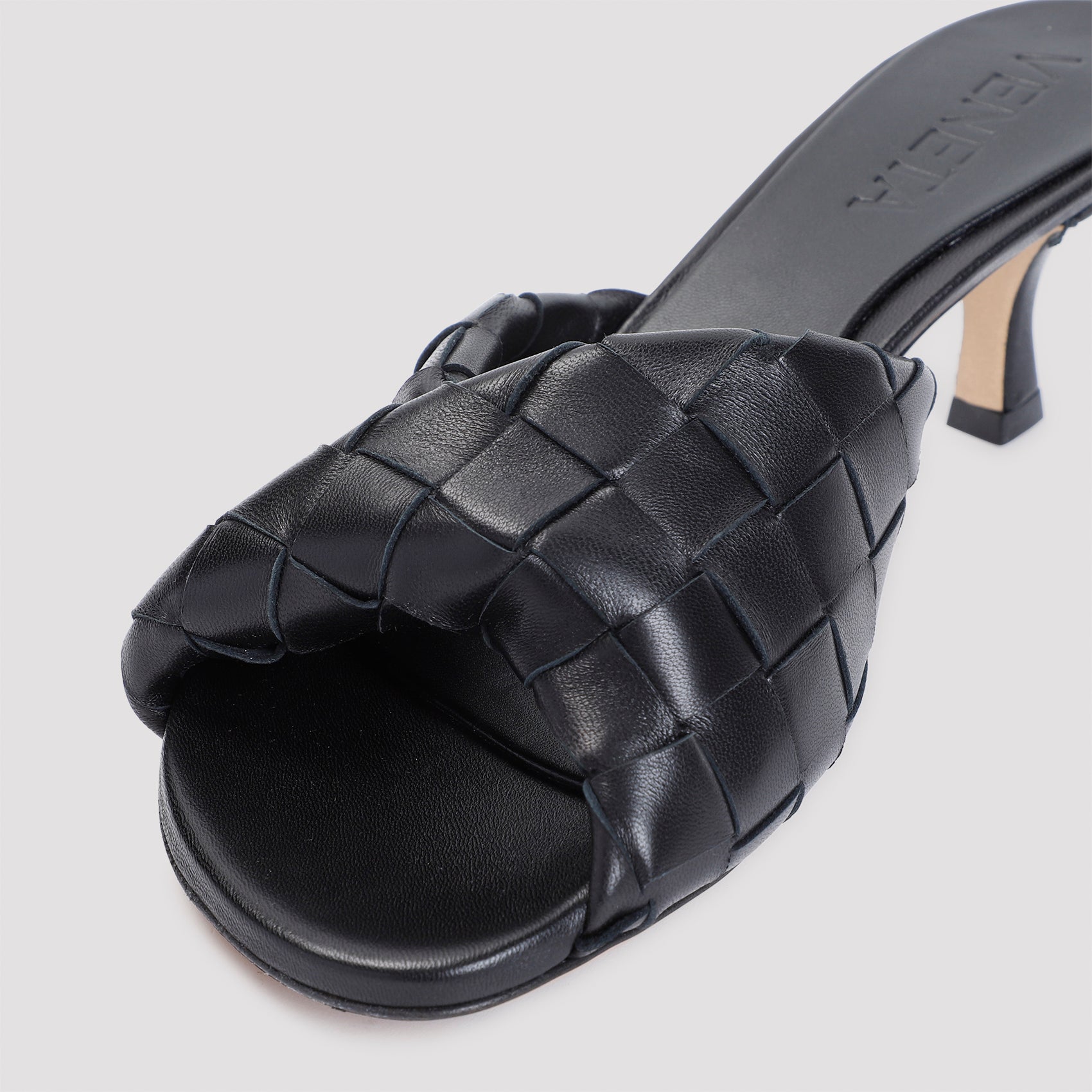 Bottega Veneta Mules - Black | 437e5ad96712d765ffd4812bf461e40fcc690fc9